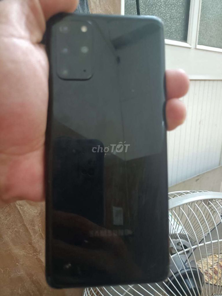 Фото 2: Samsung S20 plus чёрного цвета