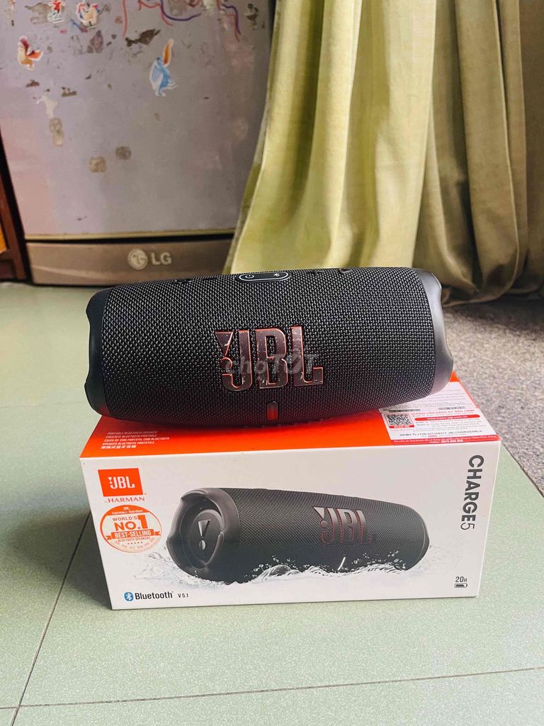 Колонка Bluetooth JBL Charge 5 черная, новая 99%
