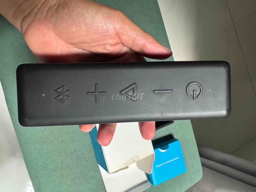 Фото 2: Колонка Bluetooth Anker Soundcore 2 черная, водонепроницаемая