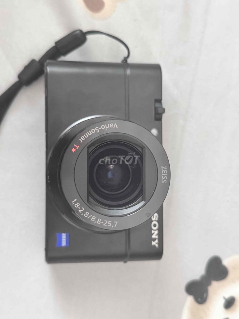Фото 3: Камера Sony RX100 Mark III черная