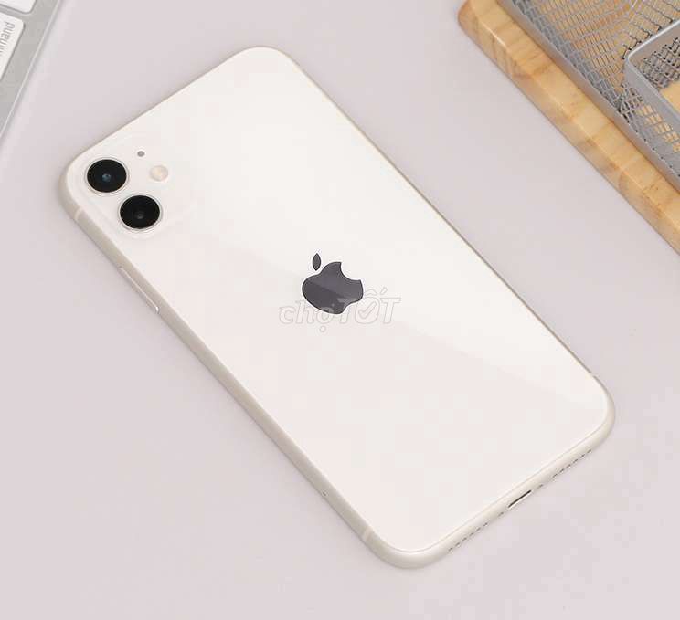 Apple iPhone 11 64GB Белый Б/У