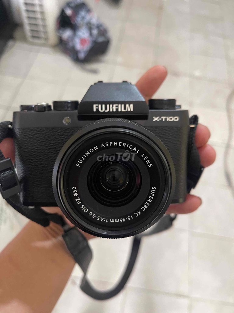 Фото 2: Фотоаппарат Fujifilm X-T100 Black APS-C