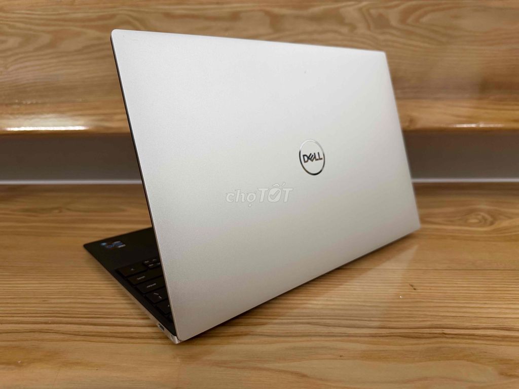 Dell XPS 9310 i7 16GB/1TB SSD 13.3 дюйма серебристый
