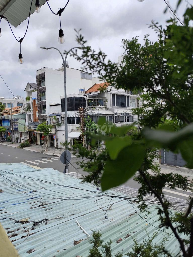 Аренда квартиры в жилом комплексе Trần Nhật Duật, Tân Định, Q1, 65м² — 20 млн