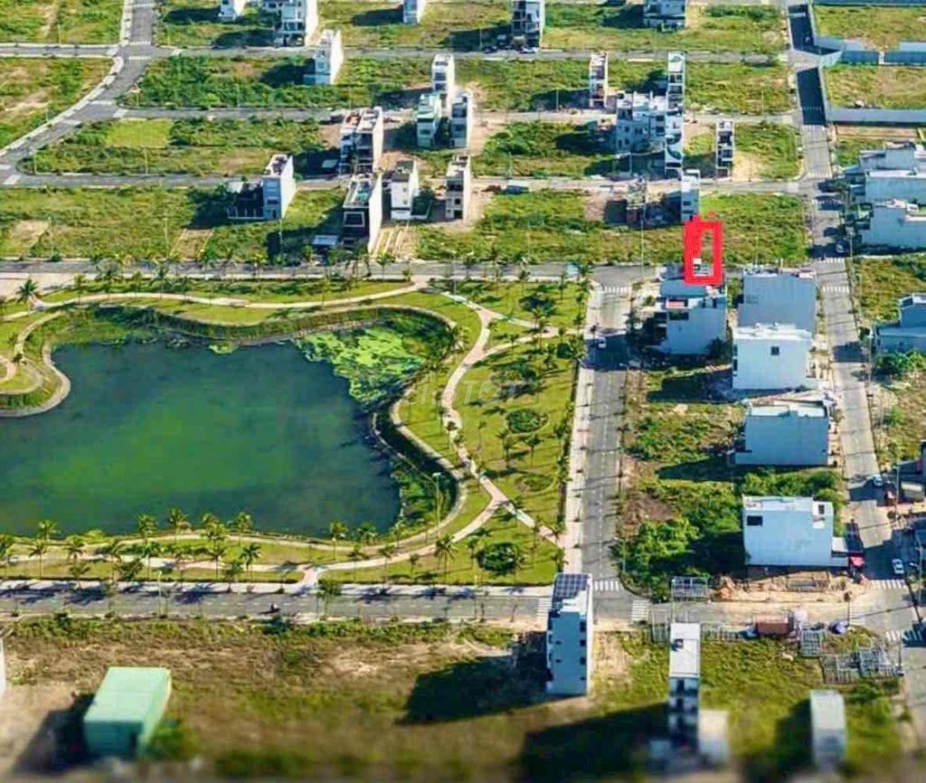 * Продажа виллы на улице Дам Сен 1, рядом с озером Сен, у реки Тхоан