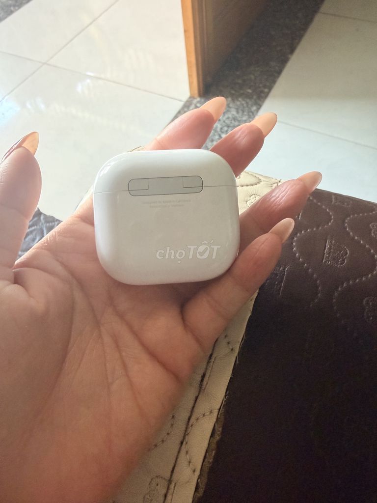 Фото 2: Наушники Apple AirPods 4 белые, б/у