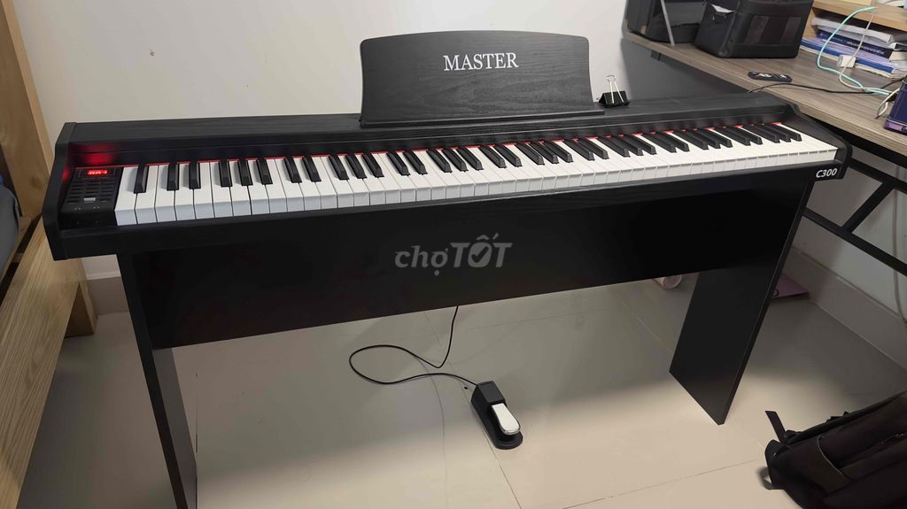 Электрическое пианино Master C300, мало использовалось (есть фикс)