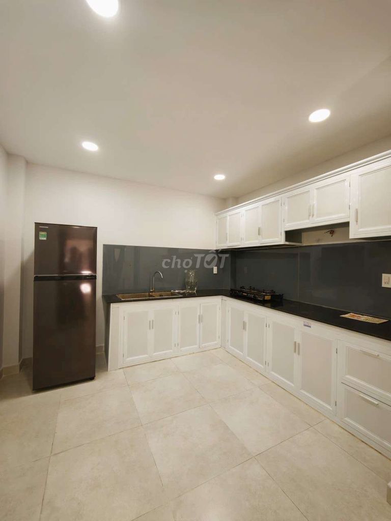 Фото 3: Продаётся дом на Ле Куанг Динь, ~50м², 4 этажа, переулок для 3-колёсных, до переулка для автомобилей 1 дом