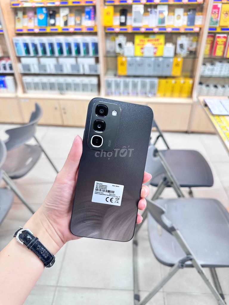 Realme C100 8GB/256GB Коричнево-черный, б/у