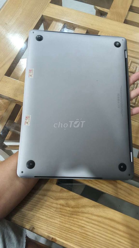 Фото 3: Apple MacBook Pro 2016 i5 8GB/250GB Серый