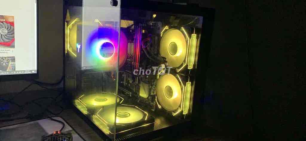 Фото 2: Gigabyte i7 9700 24 inch 16GB/256GB Like New