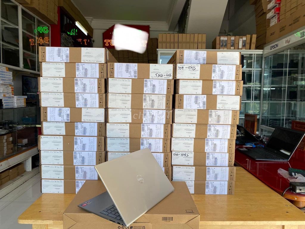 Фото 2: Dell Vostr***0P 16GB/16 inch FHD Mới