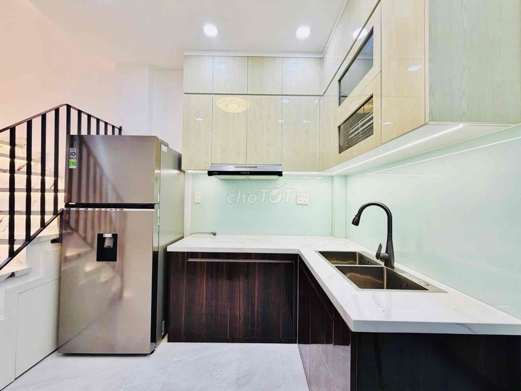 Фото 3: 🏡 Рядом с супермаркетом Lotte Nguyễn Văn Lượng, Го Вап — красивый 2-этажный дом — 30 м²