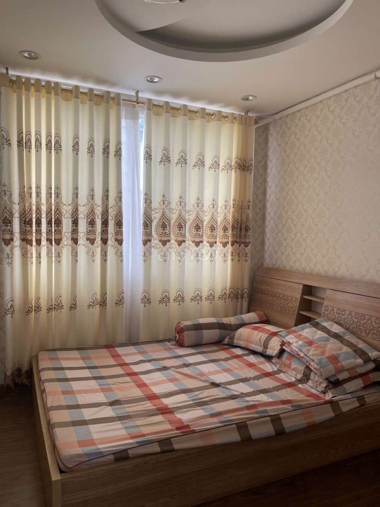 Фото 2: Новый дом: 1-й этаж, 2 этажа, терраса, 2 спальни, 3 санузла, полностью меблирован