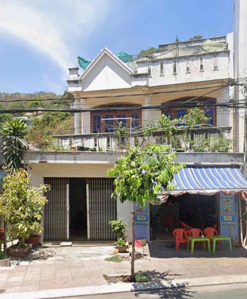 Фото 2: 🏡 СОБСТВЕННИК ПРОДАЁТ ДОМ НА ПЕРВОЙ ЛИНИИ ТРАН ФУ – 9,5x16м - 4 спальни