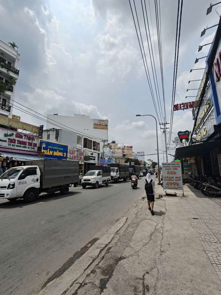 Фото 3: Дом 5м x 35м, 7 этажей, лифт 650 кг, фасад на улице Нгуен Ань Тху, район 12