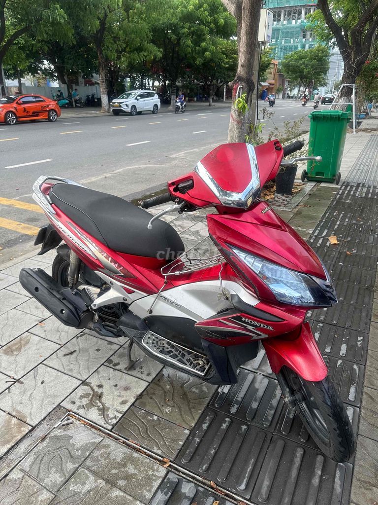 Фото 3: Honda Air Blade 2010 FI, полностью оригинальный.