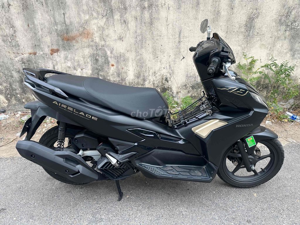 Фото 2: Honda Air Blade 125 4val 2025 Черный матовый 6800 км