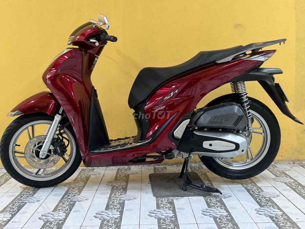 Honda SH 160 2024 Красный 9000 км