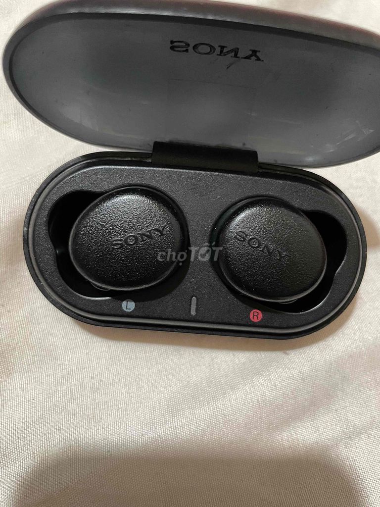 Беспроводные наушники Sony WF-XB700 Black, крышка отремонтирована