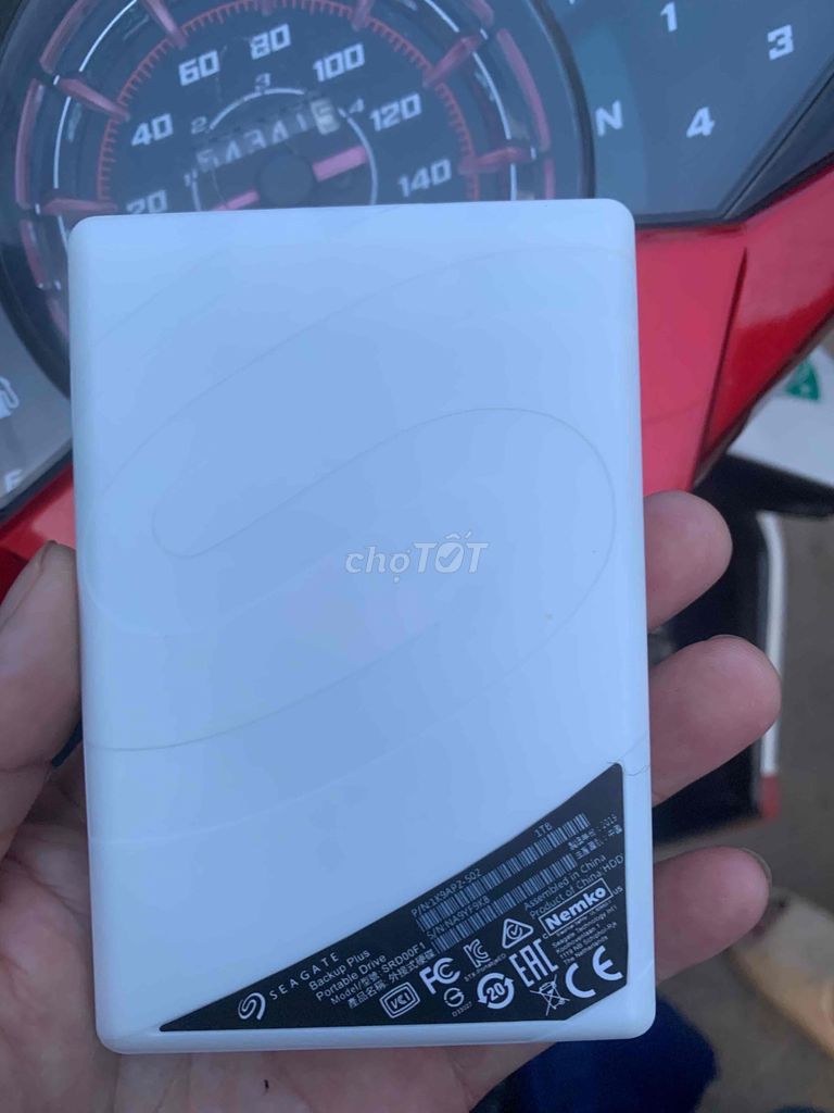 Внешний жесткий диск Seagate SRD00F1 1TB Белый
