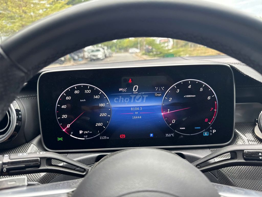 Фото 2: Mercedes C300 AMG 2024 автоматическая, черный