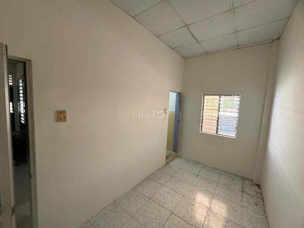 Фото 3: 2 ТỶ 2 - HXH - HIỆP THÀNH - Q12 - 47M2 - 2 ЭТАЖА - 3 СПАЛЬНИ