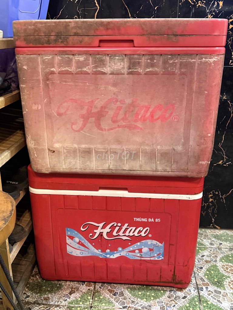 Красный пластиковый ящик для льда Hitaco