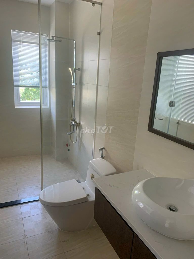 Фото 3: Аренда дома в жилом комплексе Melosa Garden Khang Điền, 4 спальни, размер 5x23 м = 115 м², 15 млн