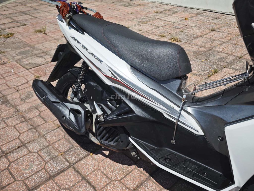 Фото 3: Honda Air Blade 2014 máy êm tặng 2 mũ