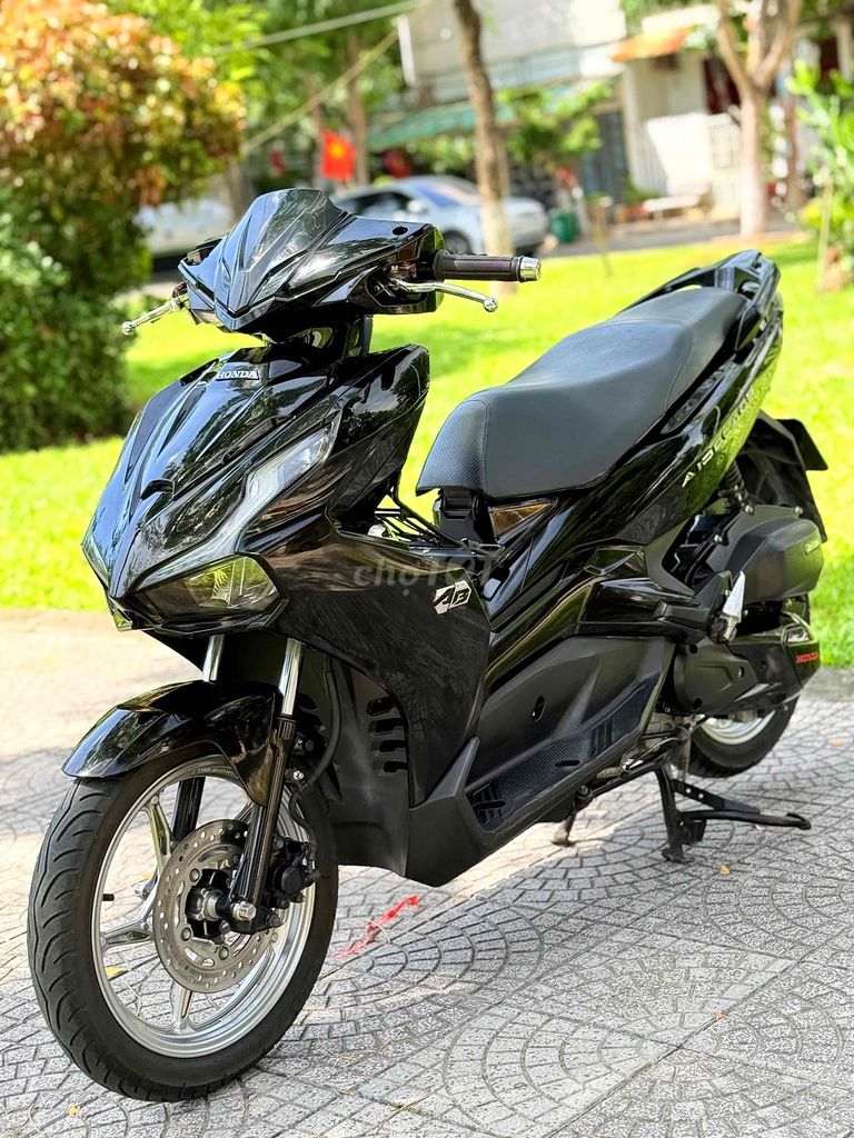 Фото 2: Honda Air Blade 2021 Đen
