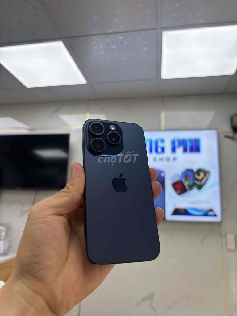 Apple iPhone 15 Pro 128GB Серый (серый титан), б/у