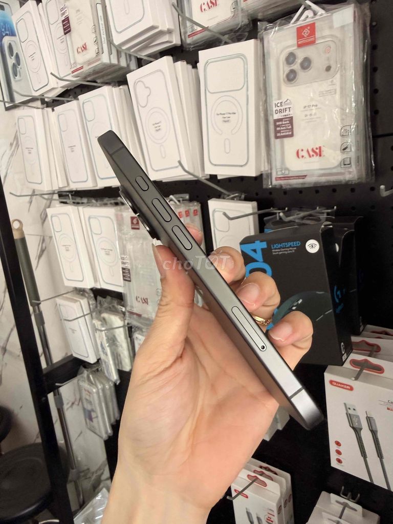 Фото 2: Apple iPhone 17 256GB Like new, версия с физической SIM-картой