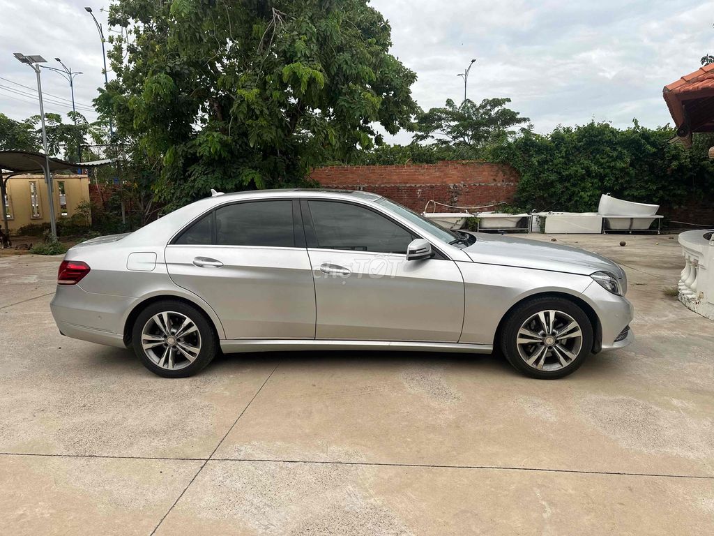 Фото 3: Mercedes-Benz E250 2014 Серебристый