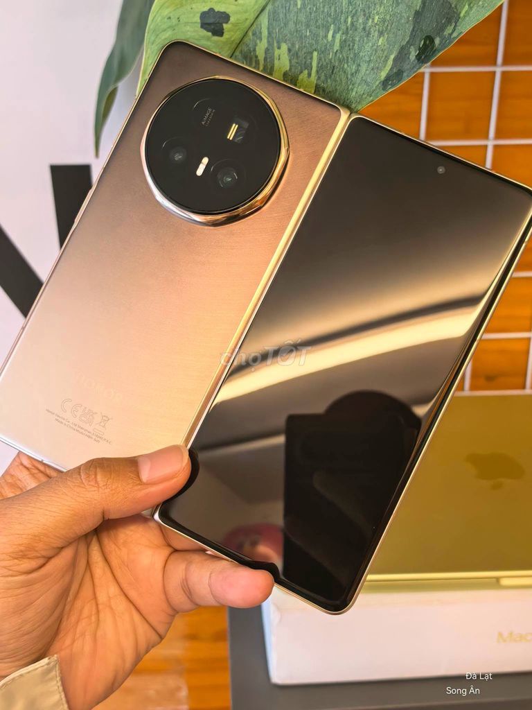 Фото 3: Honor Magic V5 Золотой Snap8 elite 5820mAh