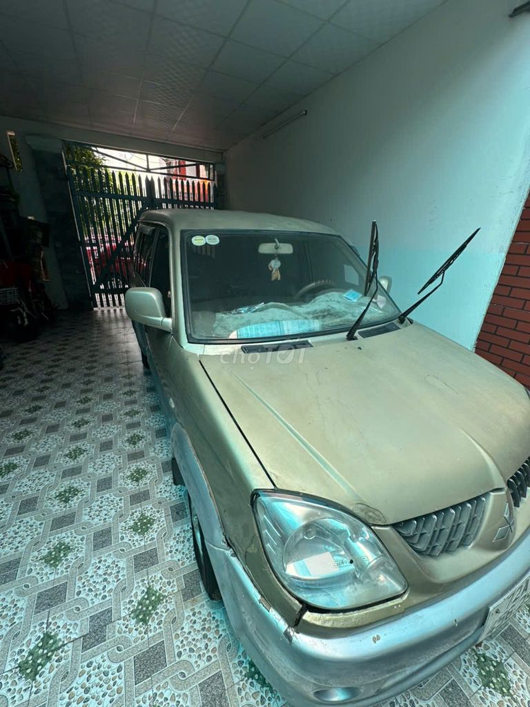 Mitsubishi Jolie 2004, 7 мест, песочный