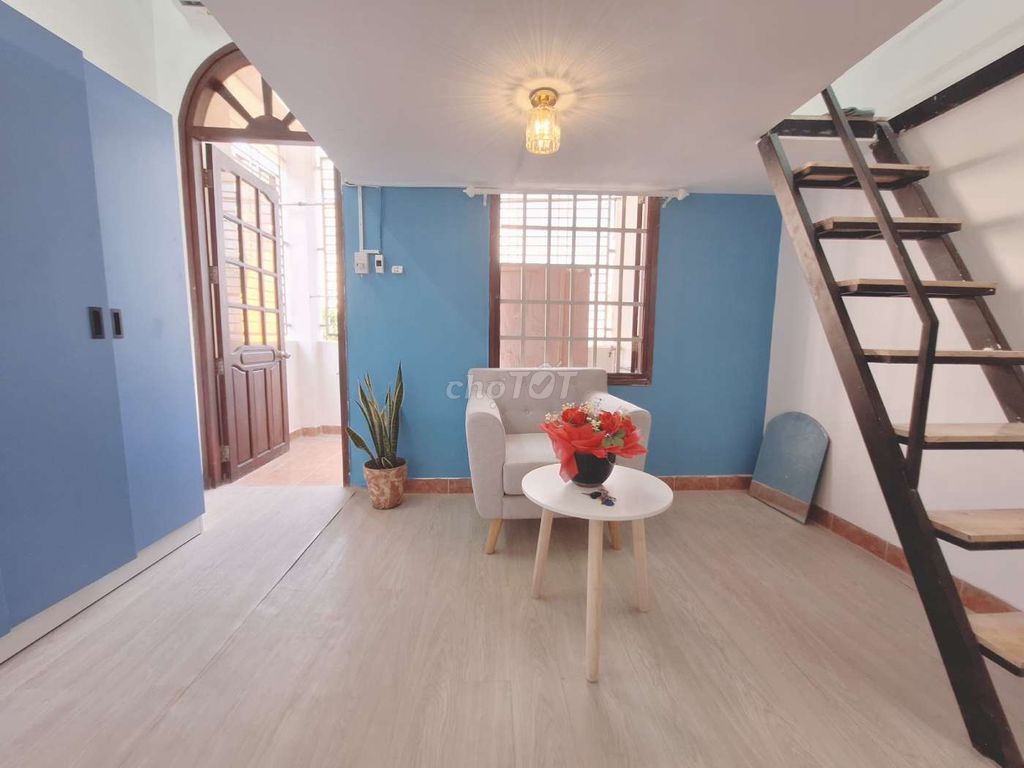 Фото 2: Сдается Duplex-студия с антресолью 35 м², 6,0 млн, с полной мебелью, ул. Cách Mạng Tháng 8, Танбинь