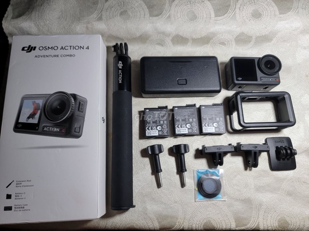 DJI Action 4 Combo Adventure