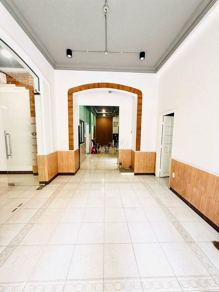 Фото 2: Сдается вилла БУЙ ДИНЬ ТУИ – ширина 10 м – общая площадь 600 м² – цена 4X