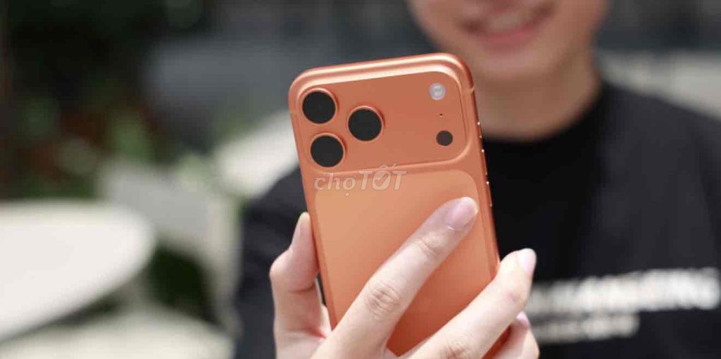 Apple iPhone 17 Pro Max 256GB бронзово-золотой, б/у
