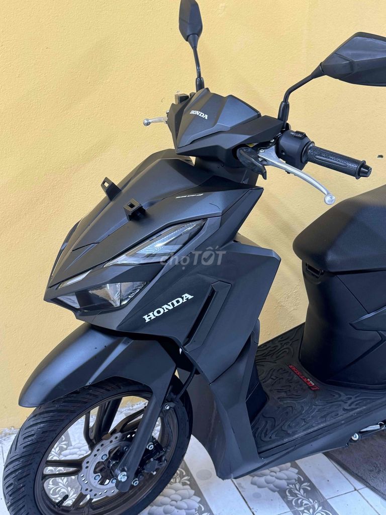 Фото 3: Honda Vario 135 чёрный, скутер