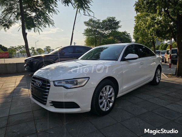 Audi A6 белый 5 мест