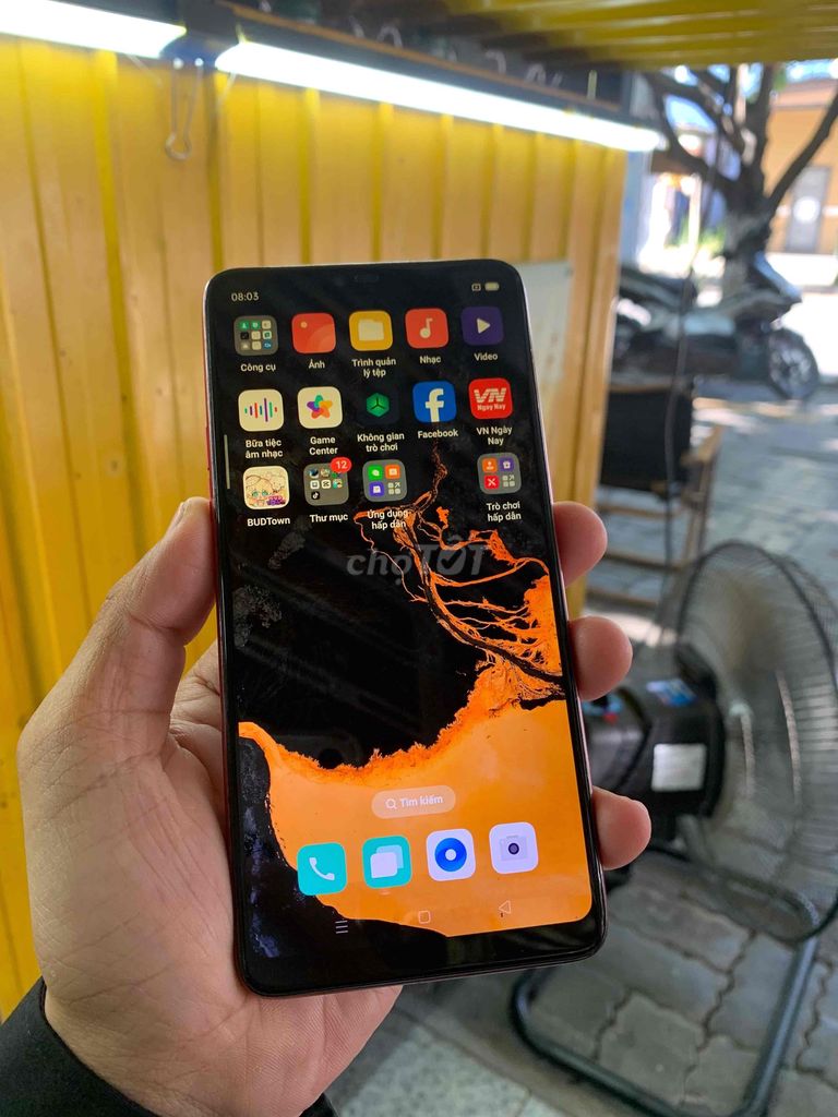 Фото 3: Oppo F7 64GB Красный
