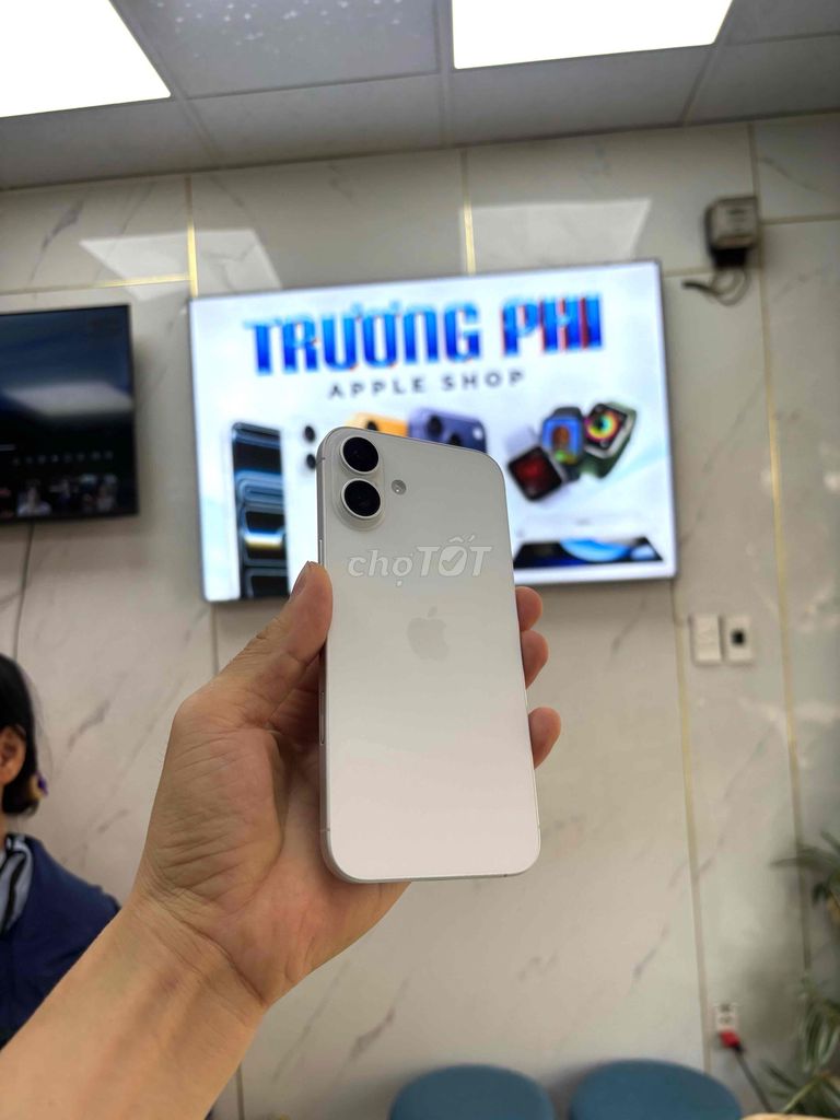 Фото 2: Apple iPhone 16 Plus 256GB Белый 95%
