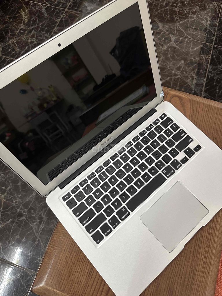 Фото 2: Apple Macbook Air 2017 i5 8GB/128GB Silver Like New