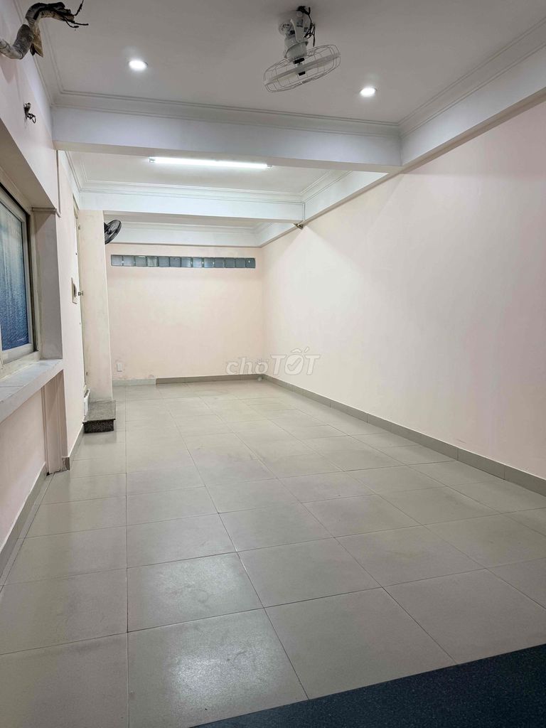 Фото 3: Аренда мини-квартиры 45 м² на первом этаже по адресу 16/9 Бинь Лой