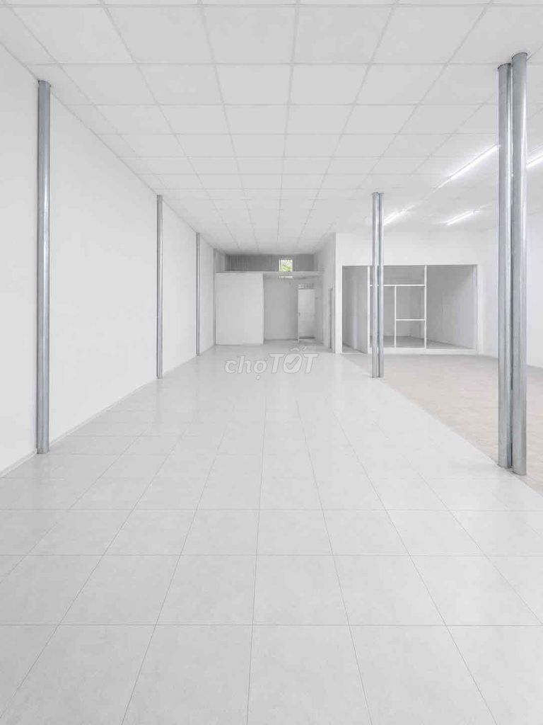 Фото 2: Аренда склада/цеха 200 м², жилой район Биньлой, Биньтхань, цена 30 млн