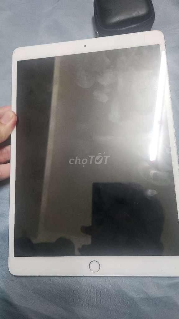 Фото 3: Apple iPad Air 3 серебристый корпус