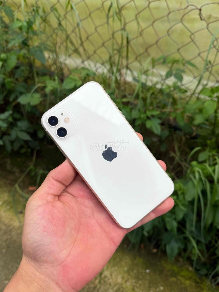 iPhone 11 64GB Белый 2 физические SIM-карты, заменена батарея