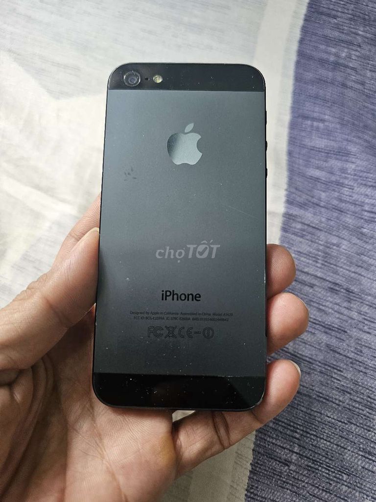 Фото 3: Apple iPhone 5 16GB черный